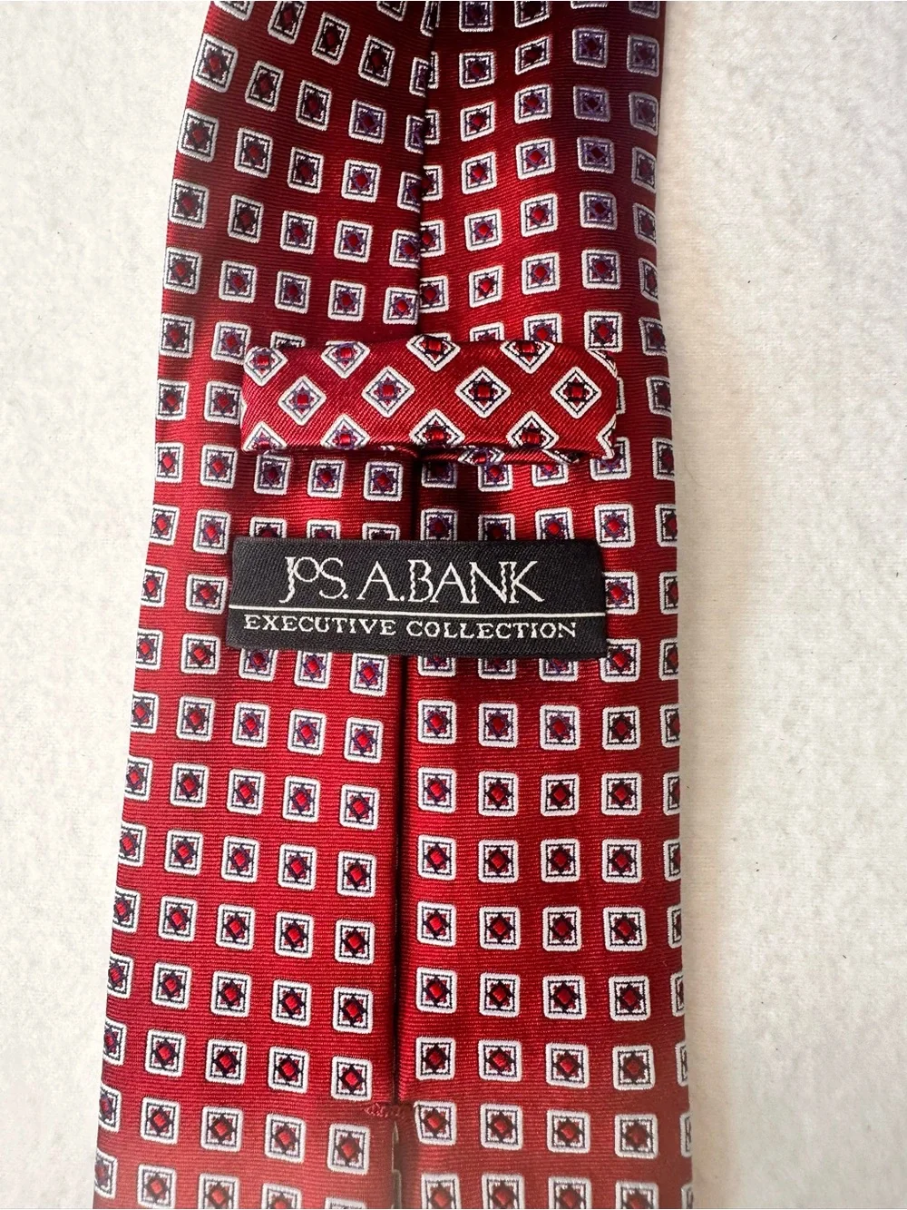 Men's Red Geometric Silk Tie - Classic Pattern Jos a bank